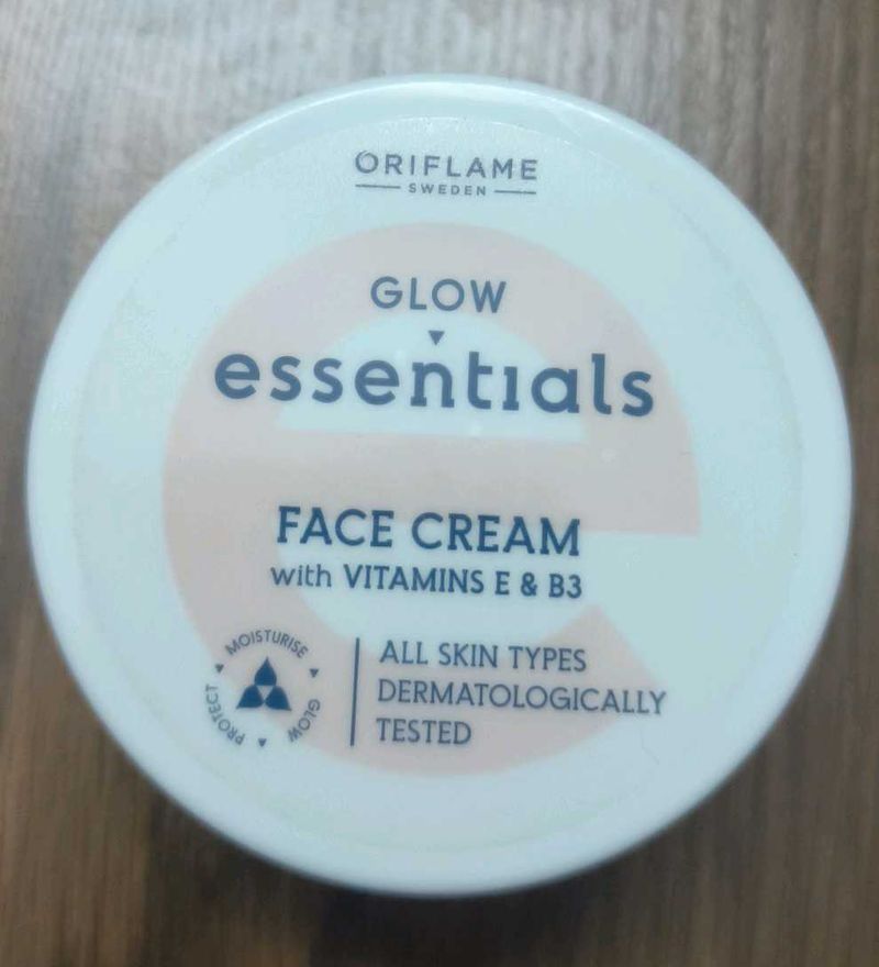 Oriflame Glow Essential Face Cream