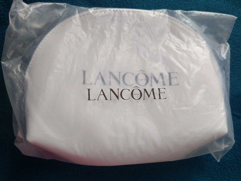 Lancome Rounded Pouch 💕♥️