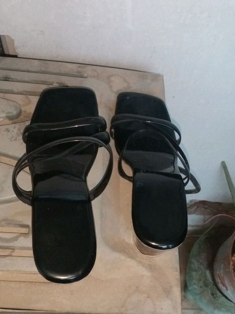 Brand new SANDALS Size -5