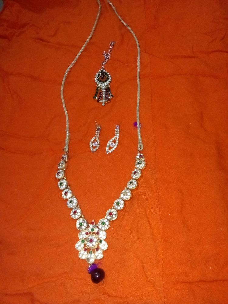 Necklace With Earrings And Bindiya