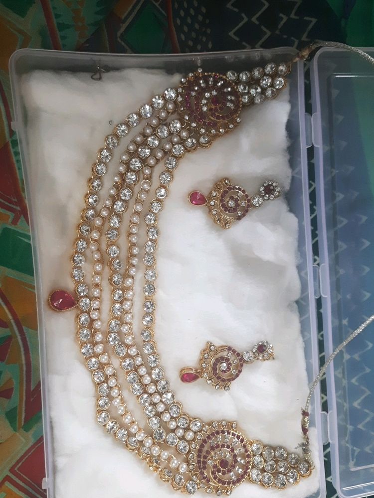 Very heavy beautiful necklace