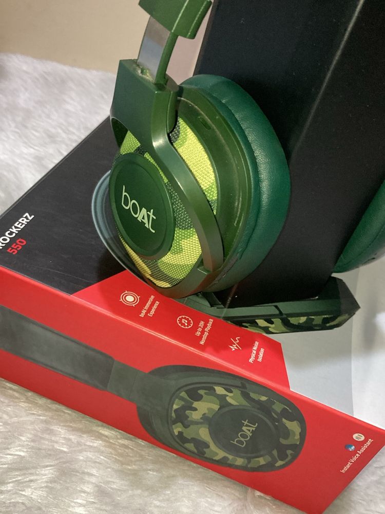 BOAT HEADSET WITH BOX AND 1 YEARS OF WARRANTY