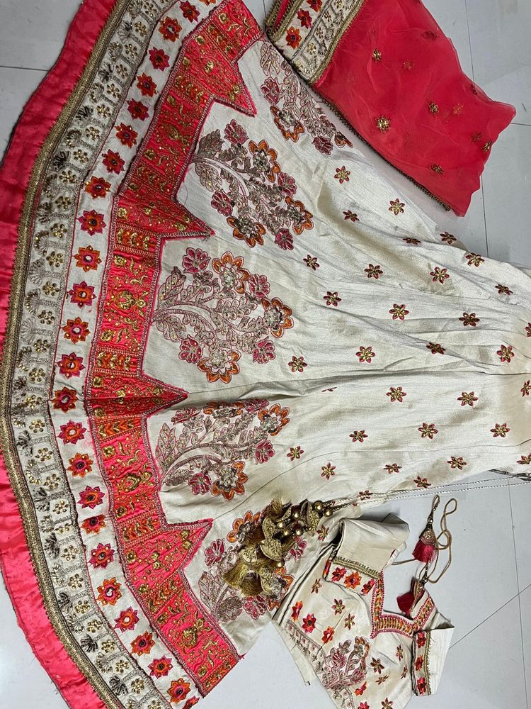 heavy bridal lehenga 😍