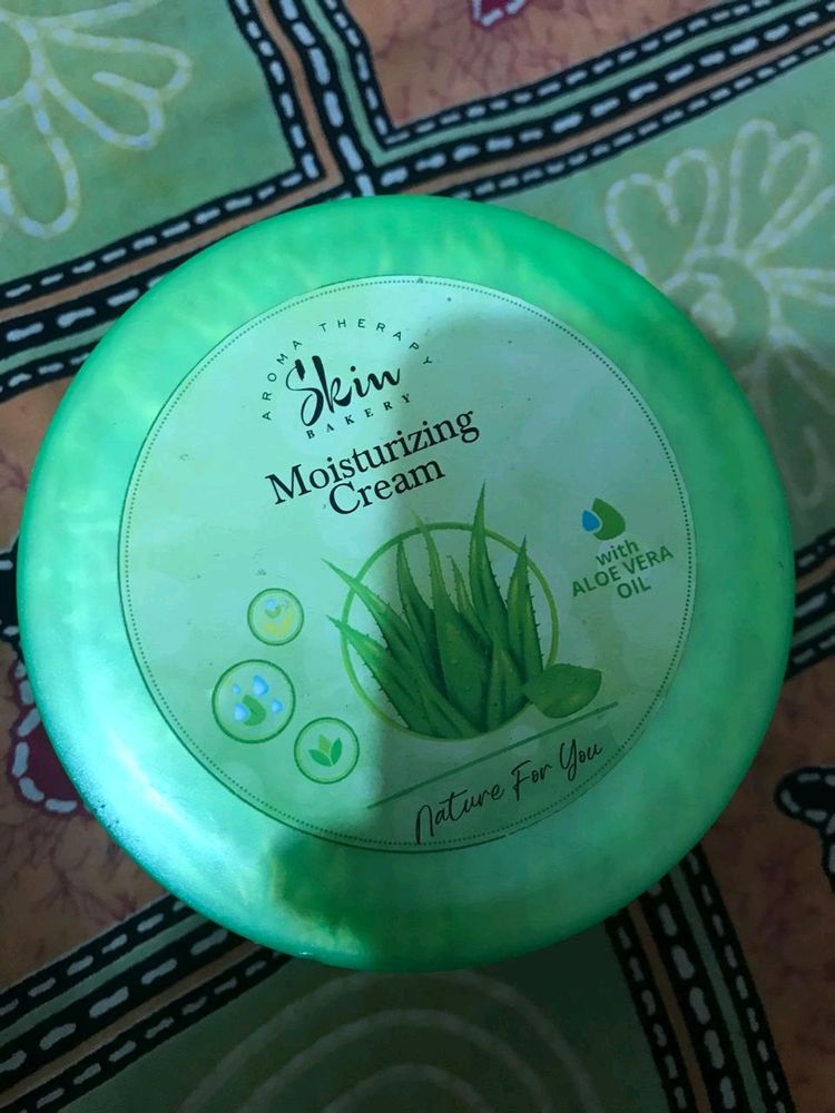 NEW BODY MOSTURISER WITH ALOE VERA OIL