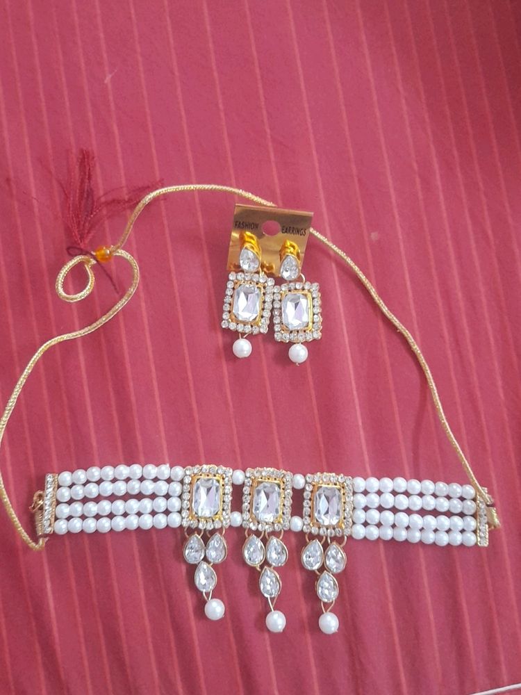 White Pearl Chokar Set