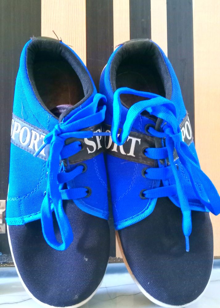 Unisex Shoes Like New Blue Color