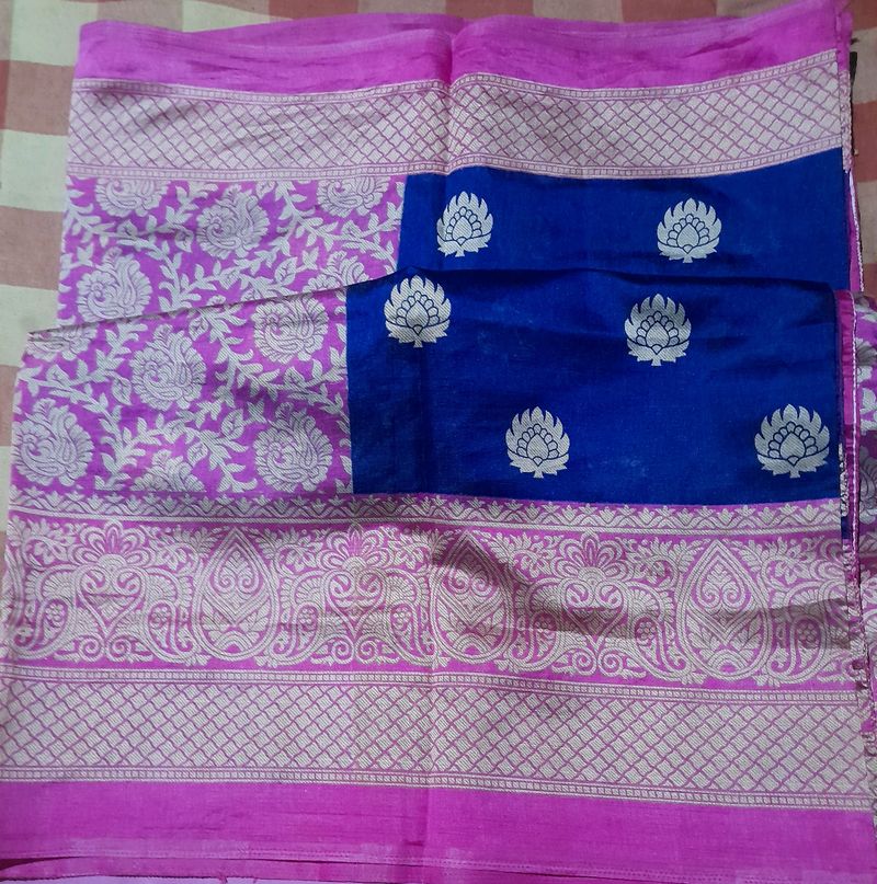 Saree With Blouse