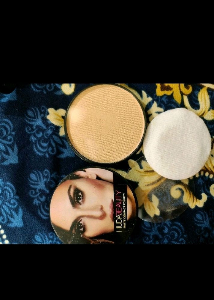 Compact powder