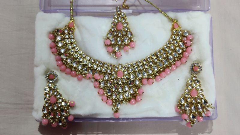 Necklace With Mangtika