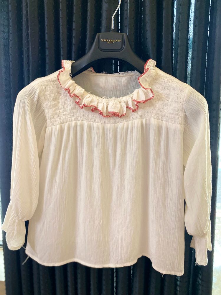 Flowy White Top 🤍Will accept offers in Money 💰