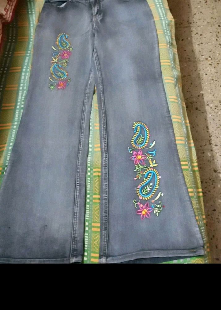 Flared Stone Jeans