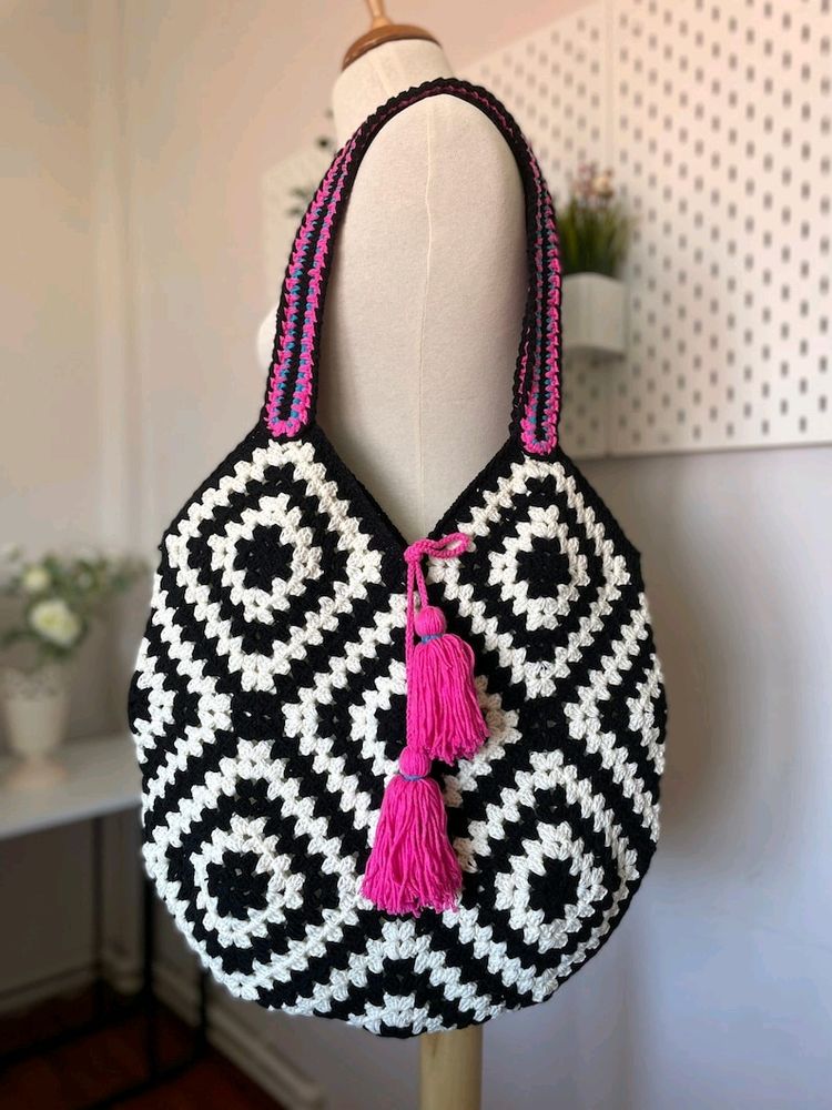 Crochet Black&White Tote Bag