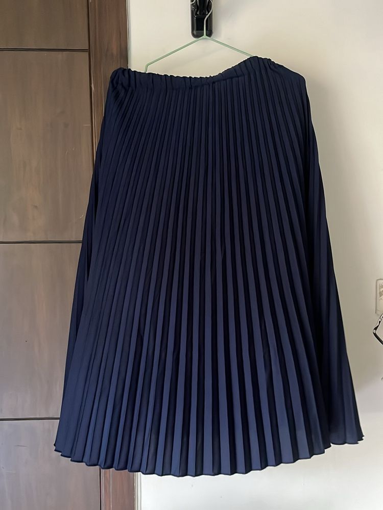 Pluss Pleated Skirt