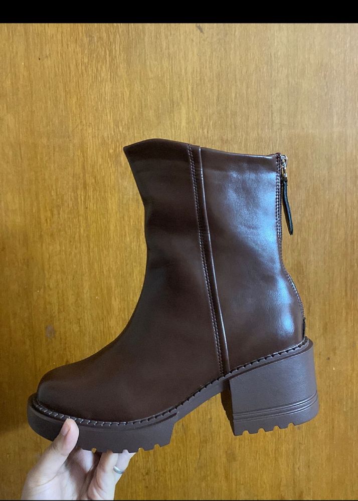 Gum Style Brown Boots Size 40