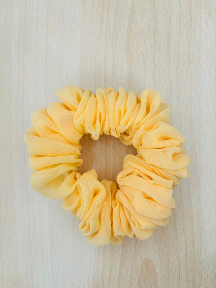 Orange Pulp Scrunchie 🍊