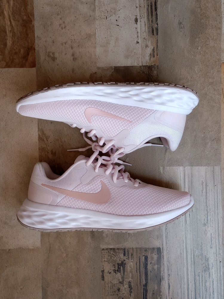 Nike Pink Sport Shoes