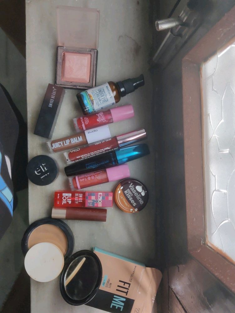 Makeup Combo Of 12 Products Each From Good Brands