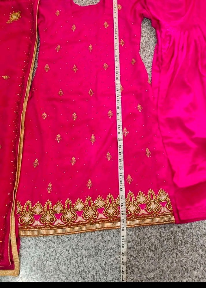 Salwar Suit With Kada Hua Sui