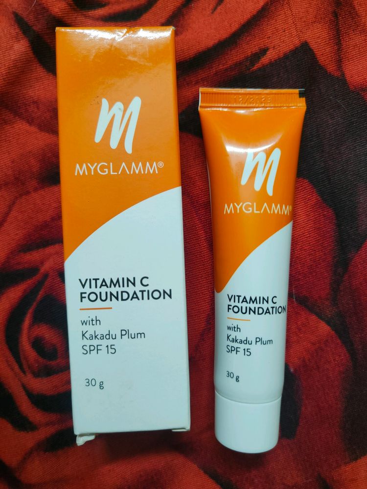 MyGlamm Vitamin C Foundation