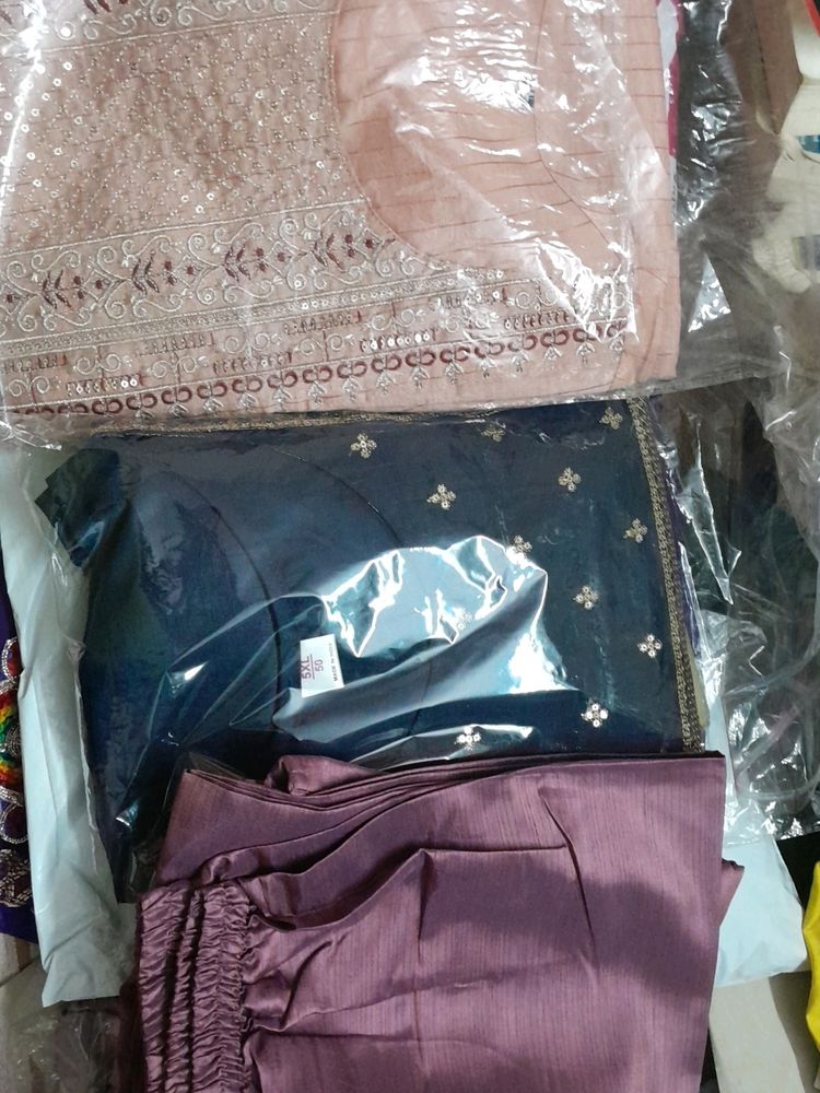 2 Sets Of Kurtas,Pants,Dupattas&1kurta And Pant