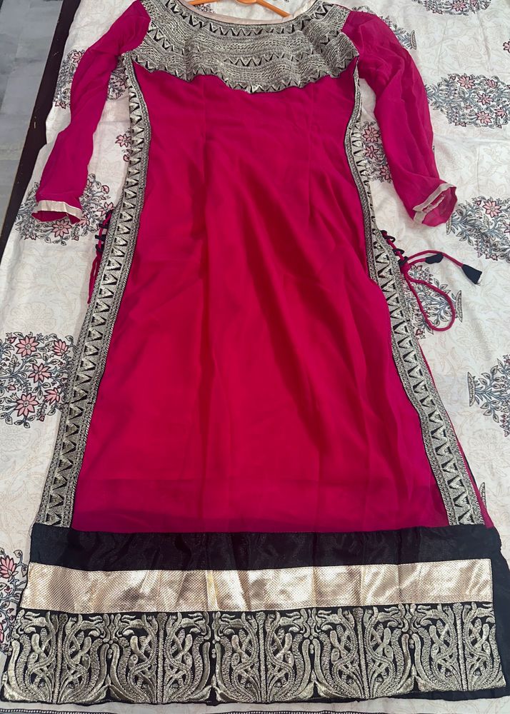 Fuchsia Pink Kurta with Intricate Border Detailing