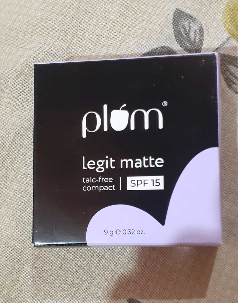 Plum Matte Talc Free Compact Spf15