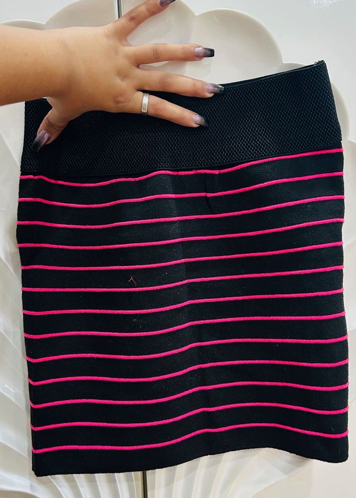 Black Skinny Pink Strip Skirt