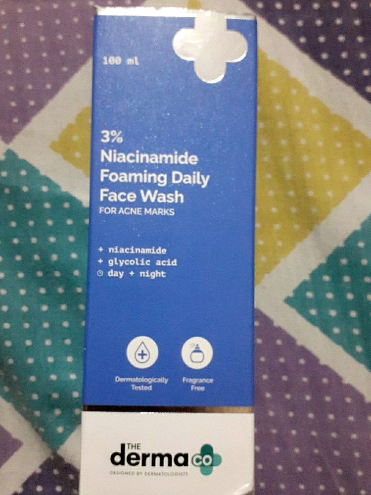 3% Ninacinamide Foaming Face Wash