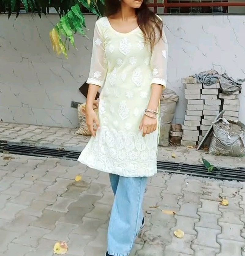 An Amazing Kurti With Embroidery Design 🪡