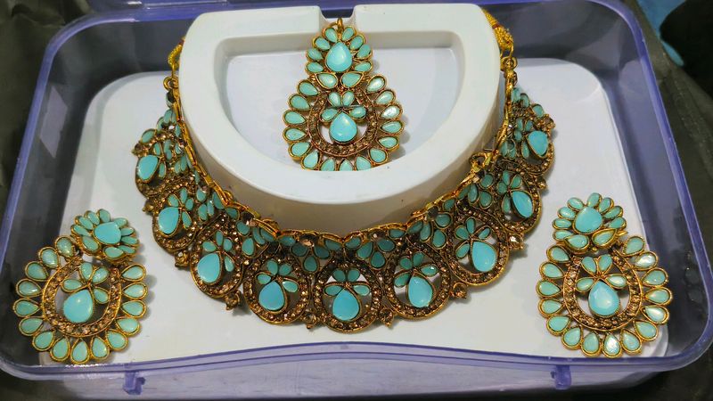 Jwellery For Blue Saree Or Lehanga