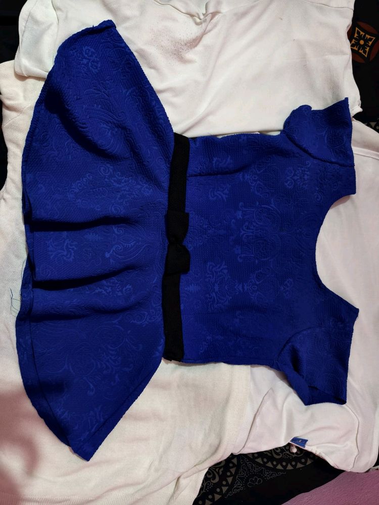 I M Selling Navy 💙 Blue Top For Females