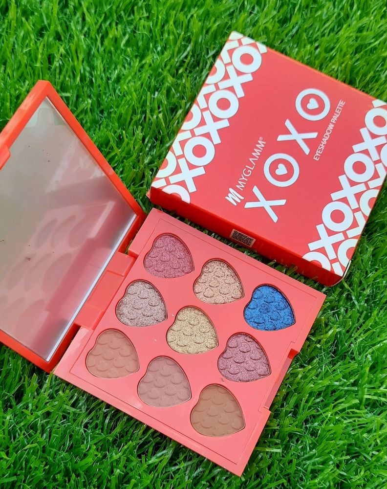 MYGLAMM XOXO EYESHADOW PALETTE