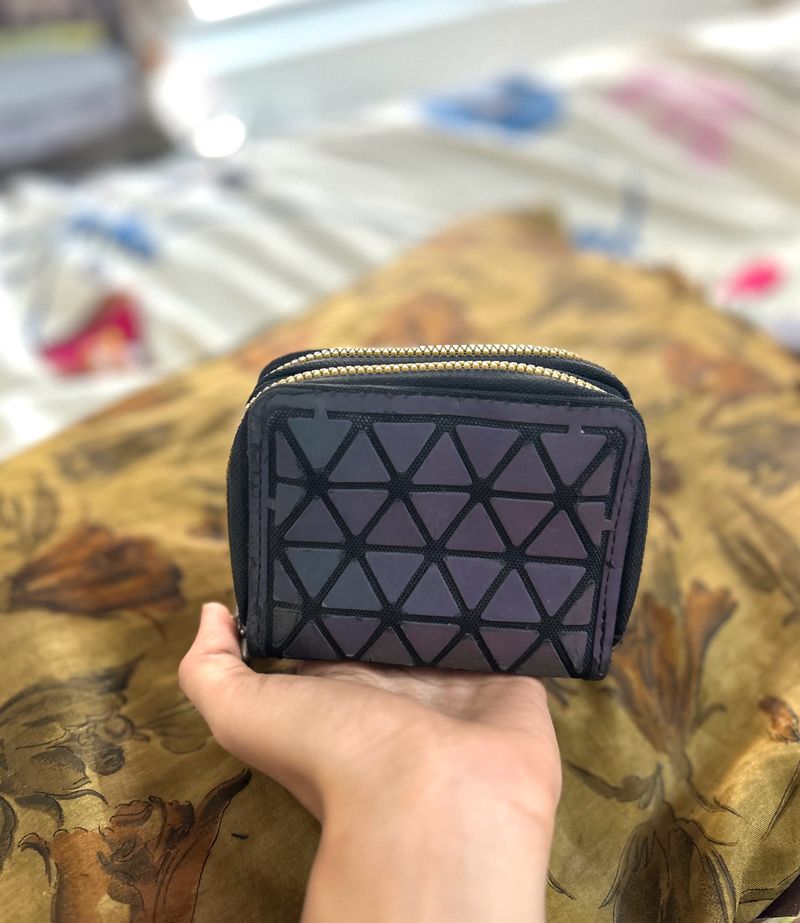 Holographic Two Compartment Wallet 💜