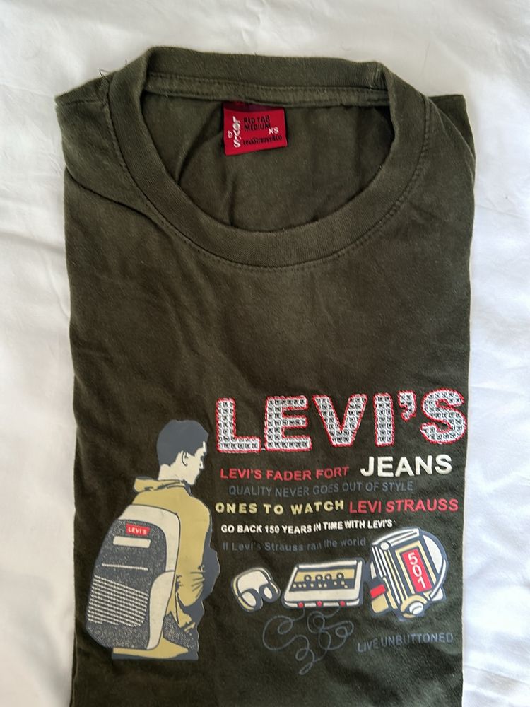 Boys XS Levis Half Sleeves T Shirt Olive Green