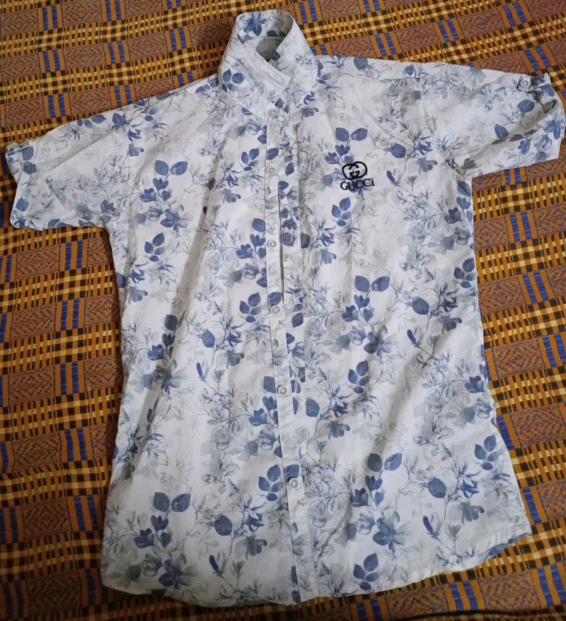 Gucci Shirt Very Classy Look Used once Or twice...