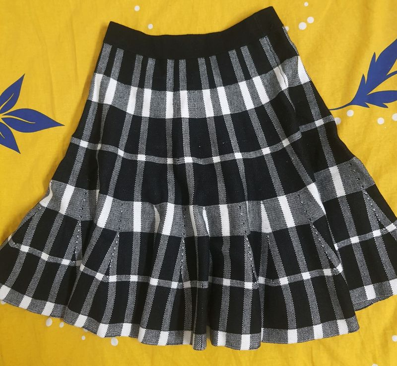 Korean Pinterest Skirt ⚫️