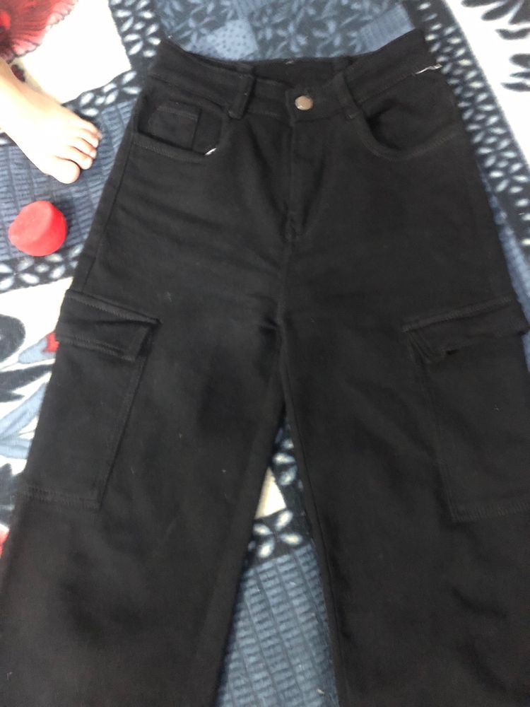 BLACK CARGO DENIM