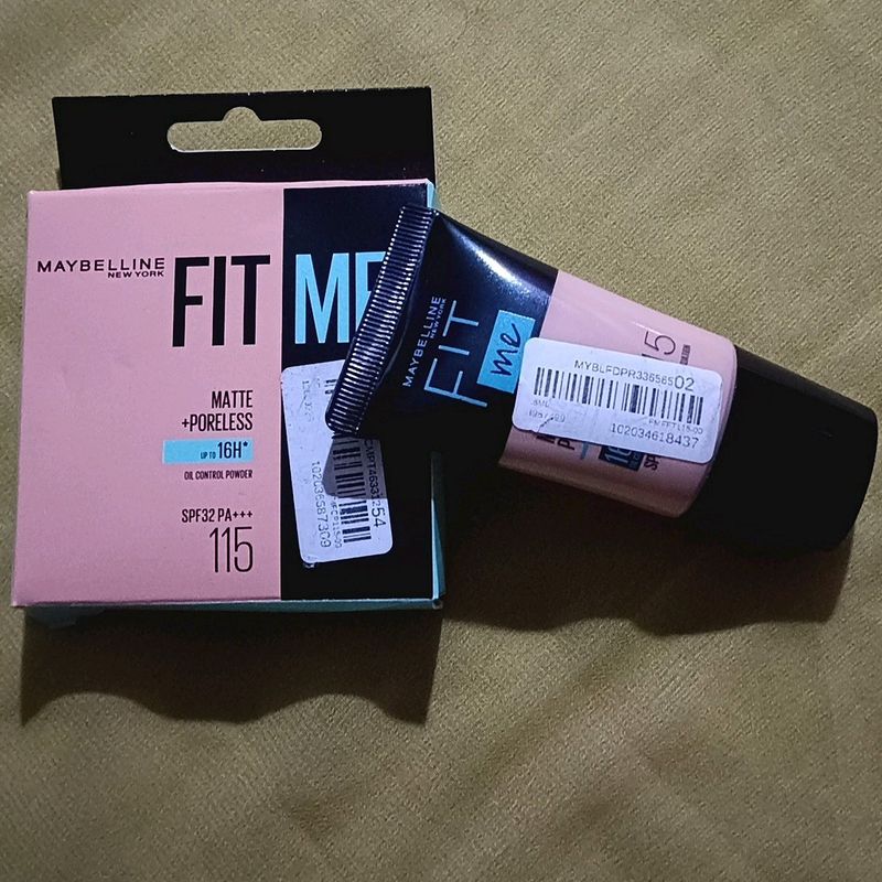 Urgent Selling Fit Me Foundation And Compact Set