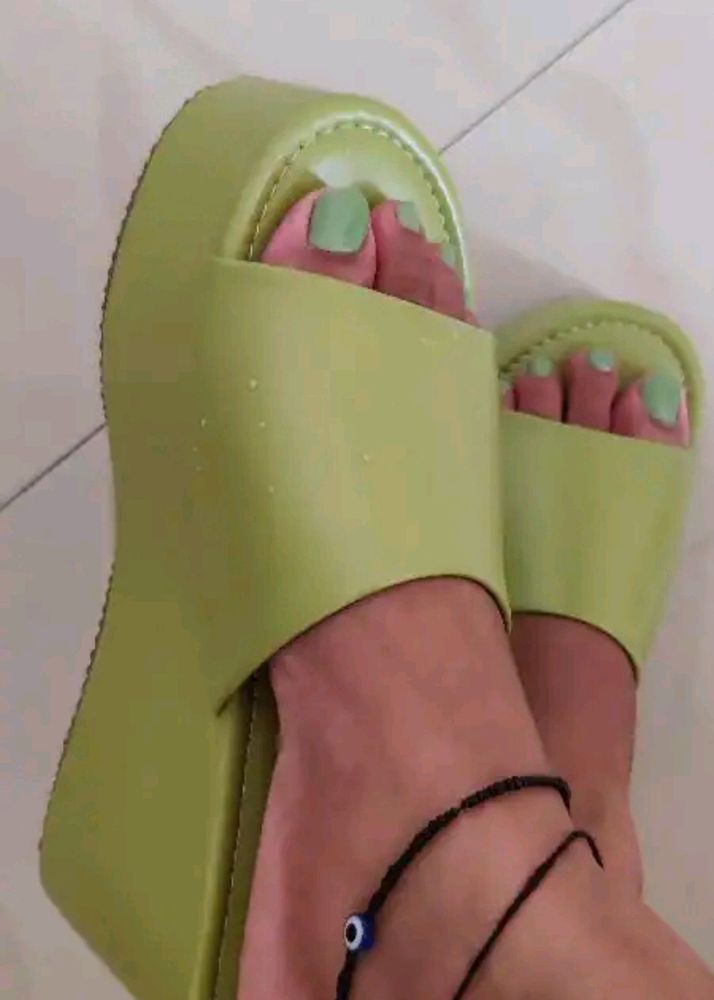 Line Green Platform Sandal