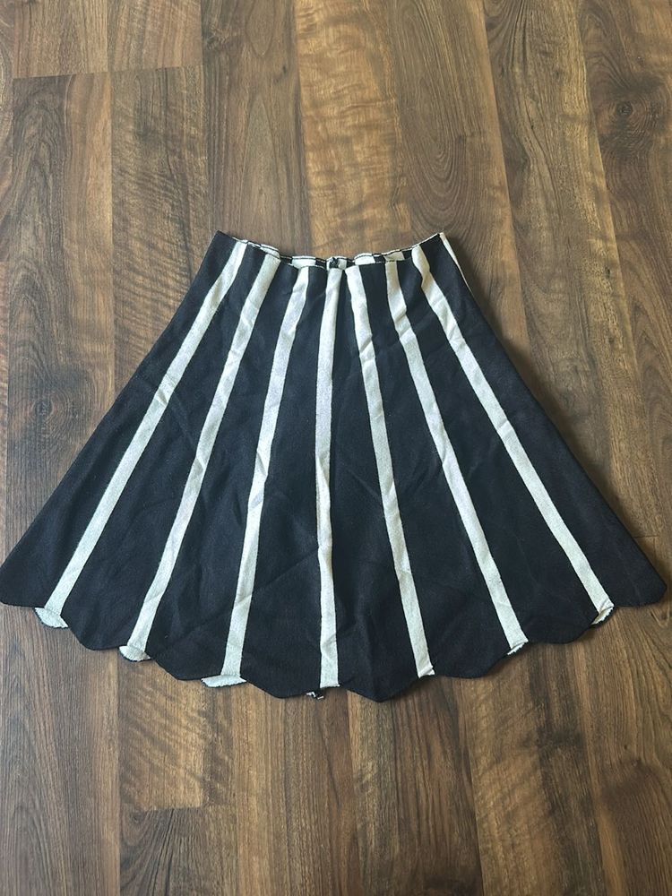 Beautiful Black White Stripe Short Skirt