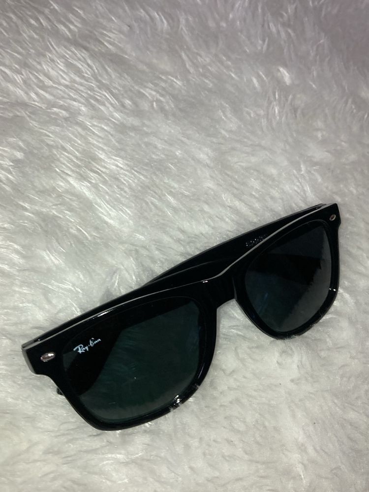 RAY-BAN ORIGINAL SUN SHADES