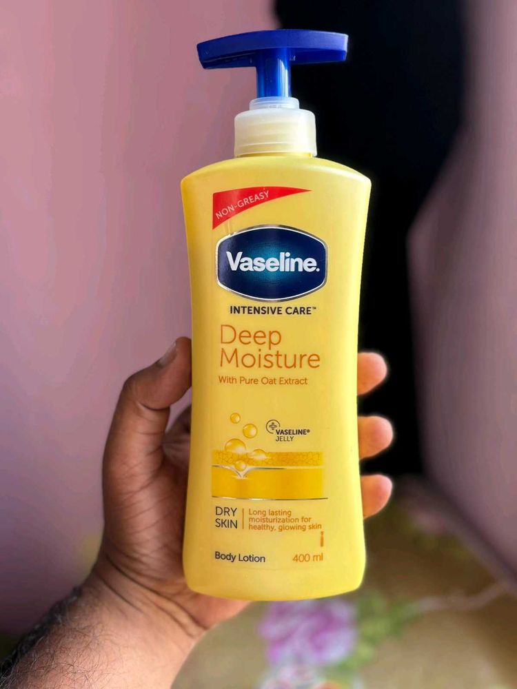 Vaseline Body Lotion , moisturizer