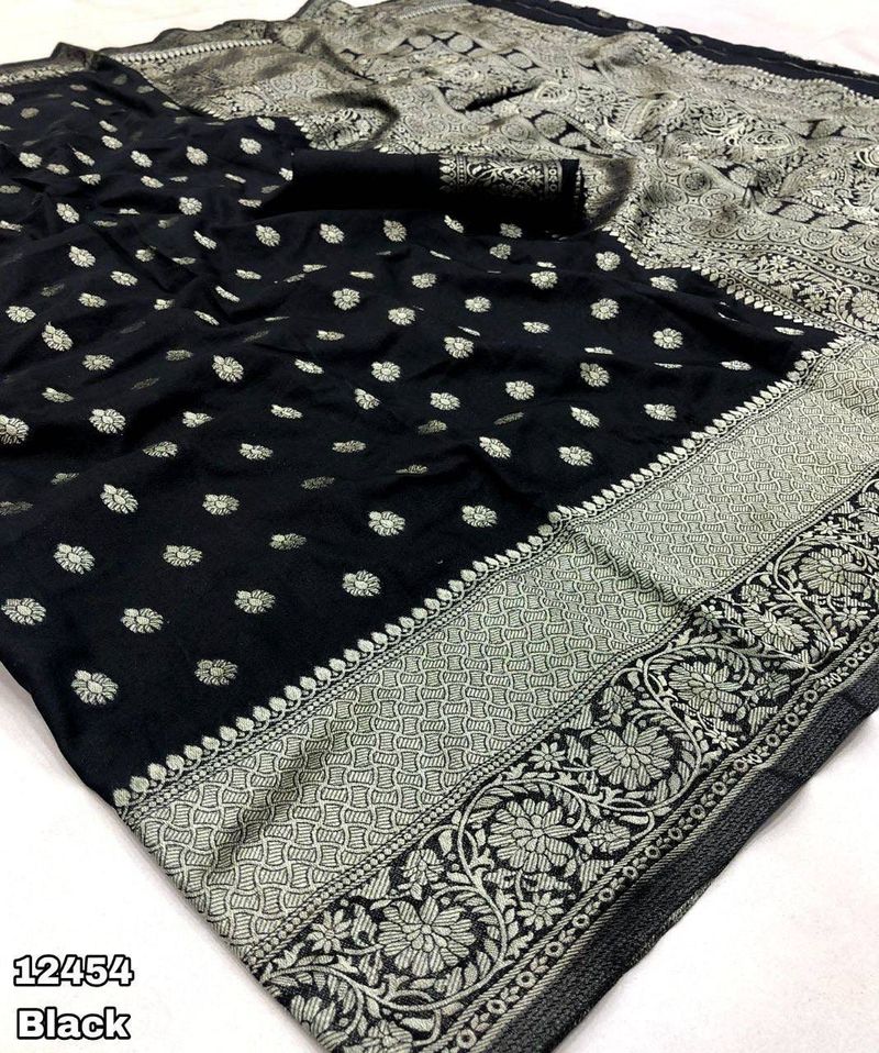 Georgette Hand Dyed Saree With Silver Pallu-Black