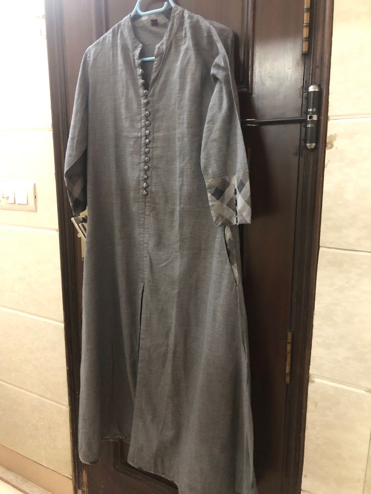 Grey Kurta With Potli Buttons On Neckline