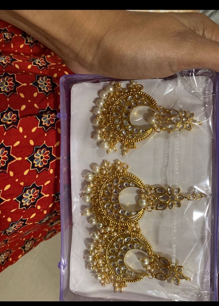 Bridal Jhumkas With Maang Tika