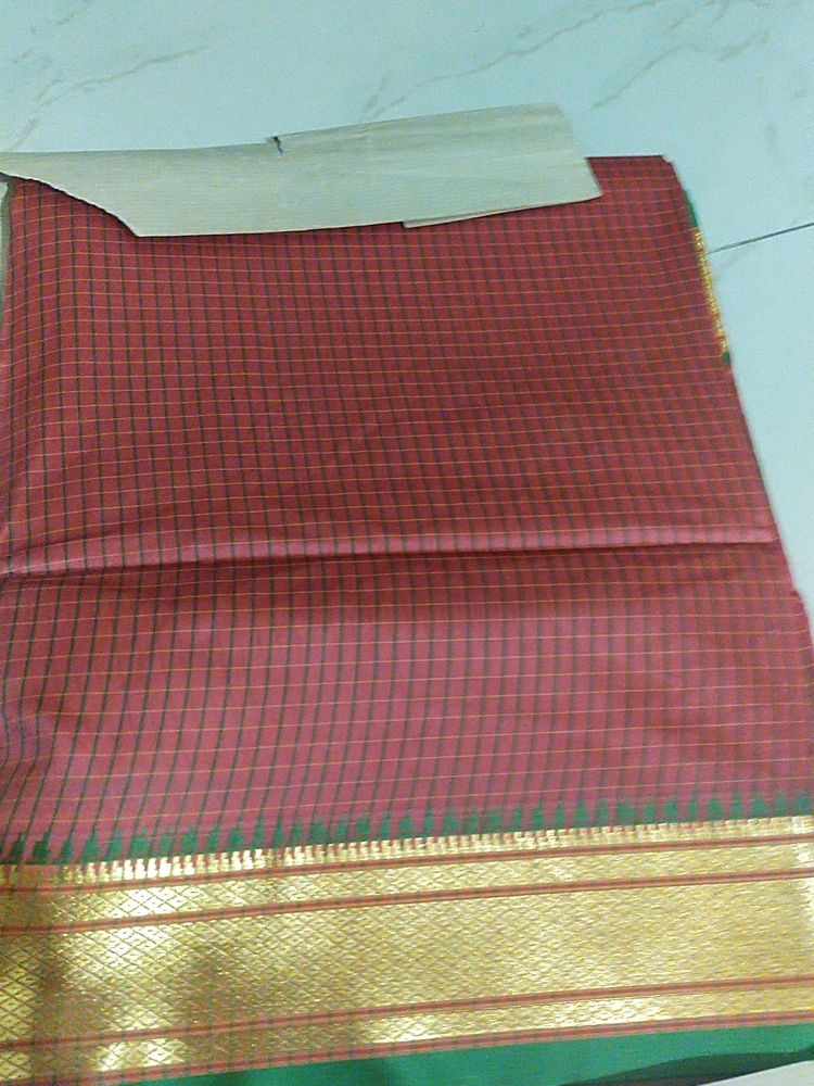 Red & Green Saree With Blouse Piece