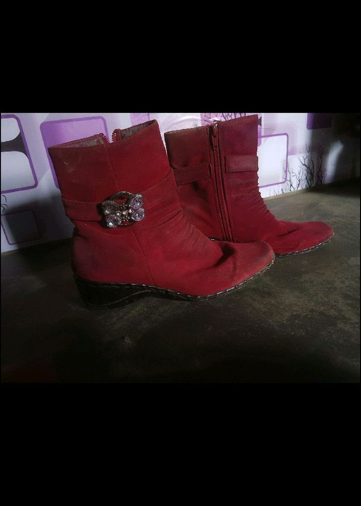 red boot