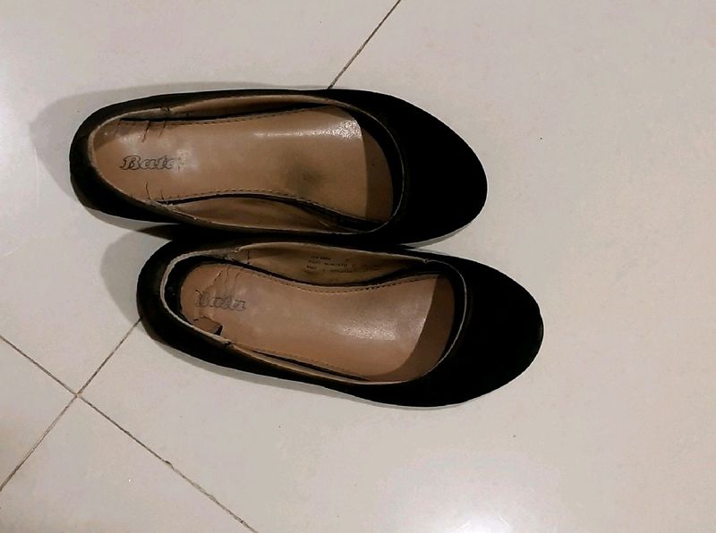 ❗️❗️FREE DELIVERY❗️❗️BATA BLACK FLATS BELLIES