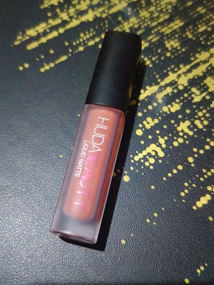 Huda Beauty Lipstick ❣️😍🤭😌🤭