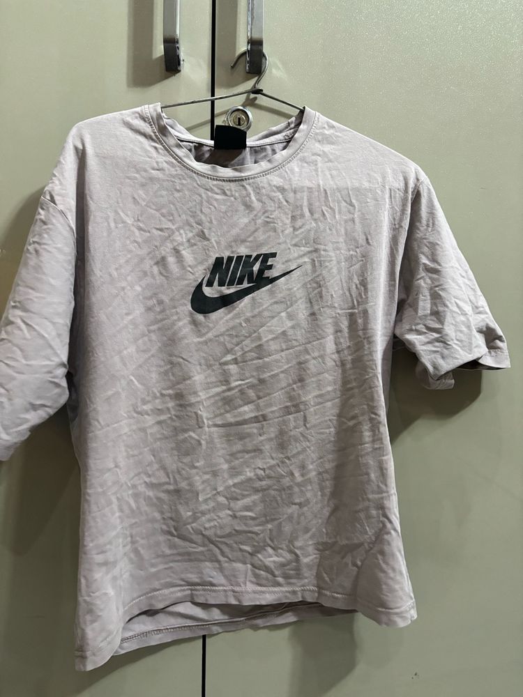 nike oversized T shirt